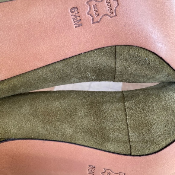 Green suede color Tory Burch heels - Picture 7 of 8
